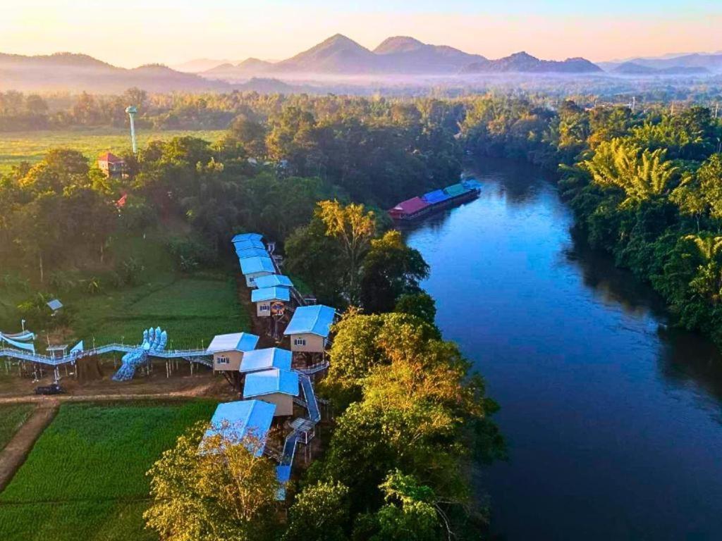 Yoko River Kwai Resort Kanchanaburi Buitenkant foto